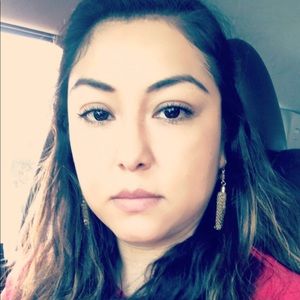 Meet your Posher, Ana